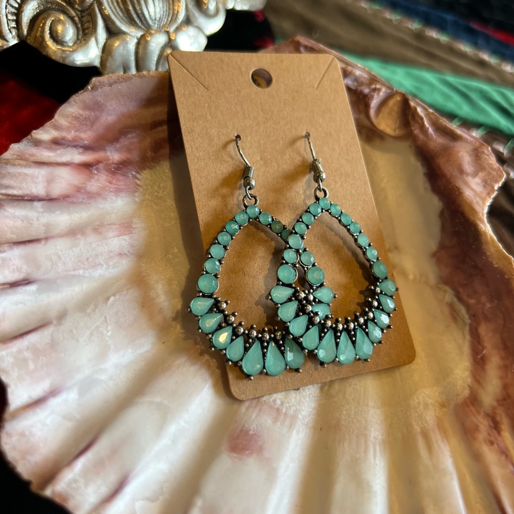 Jade Green Teardrop Vintage Dangle Earrings